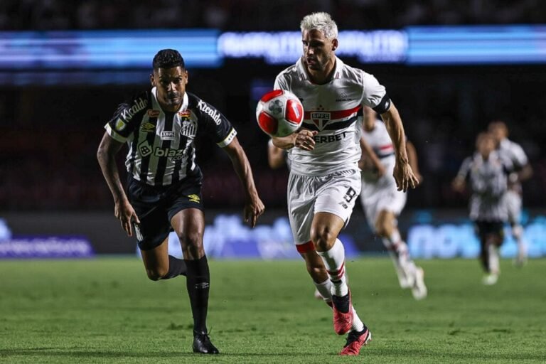 Santos se garante nas quartas de final e São Paulo perde pela segunda vez pelo Paulistão Santos se garante nas quartas de final e São Paulo perde pela segunda vez pelo Paulistão