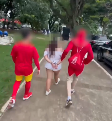 Policiais fantasiados de ‘chapolin’ prendem quadrilha furtando celulares em bloco em SP