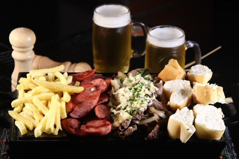 Alchemia Bar promove descontos em pratos e drinks em todos os dias de abertura