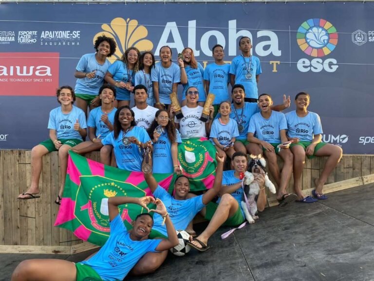 Primeiro lugar na maratona aquática de Saquarema é conquistado pela equipe da Vila Olímpica da Mangueira Primeiro lugar na maratona aquática de Saquarema é conquistado pela equipe da Vila Olímpica da Mangueira