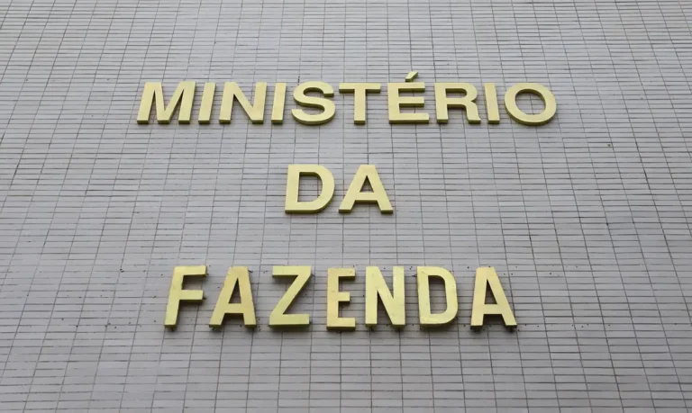 Falha em sistema de computador interrompe retiradas do Fundo PIS/Pasep