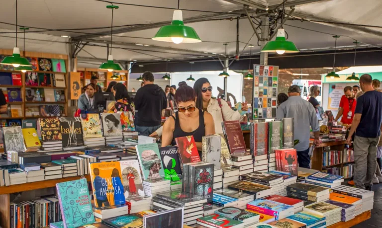 São Paulo recebe Feira do Livro com eventos gratuitos ao ar livre