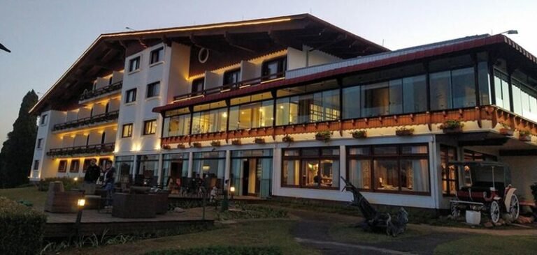 Tradicional Hotel Renar, localizado em Fraiburgo, comemora 43 anos de muitas celebrações