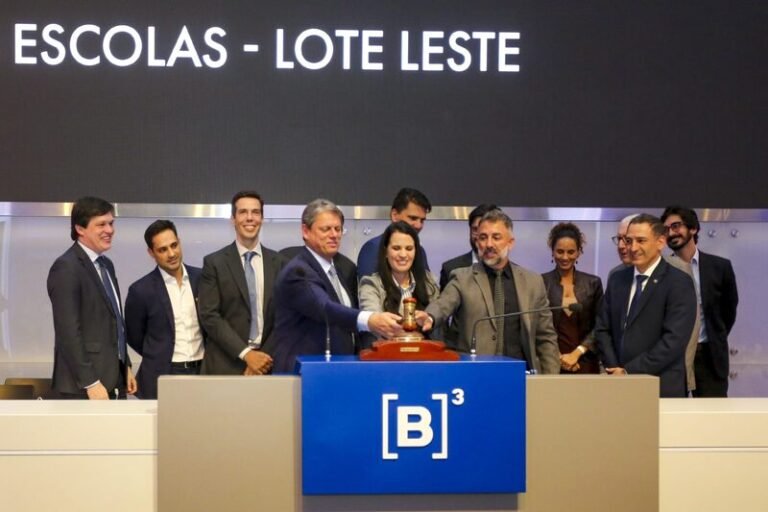 Maratona de Leilões: Consórcio SP + Escolas vence o segundo lote do leilão da PPP de Novas Escolas Maratona de Leilões: Consórcio SP + Escolas vence o segundo lote do leilão da PPP de Novas Escolas