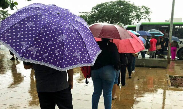 Chuvas intensas colocam maior parte do país em alerta Chuvas intensas colocam maior parte do país em alerta