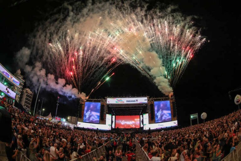 Maior festival gratuito do Brasil: shows do Verão Maior Paraná atraíram 1,8 milhão de pessoas Maior festival gratuito do Brasil: shows do Verão Maior Paraná atraíram 1,8 milhão de pessoas