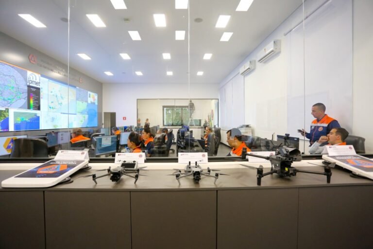 Governo de SP inaugura novo CGE e central de radares e alertas meteorológicos com investimento de R$ 47 mi Governo de SP inaugura novo CGE e central de radares e alertas meteorológicos com investimento de R$ 47 mi