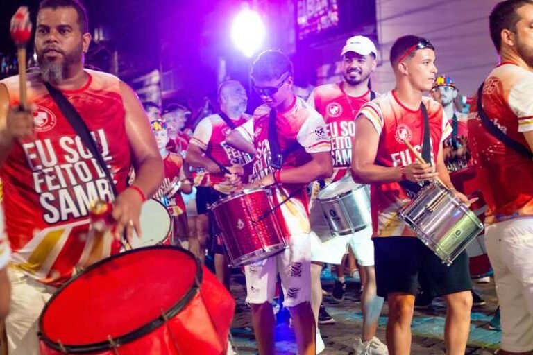 No Paraná, Morretes reúne mais de 20 mil foliões em quatro dias de festa No Paraná, Morretes reúne mais de 20 mil foliões em quatro dias de festa
