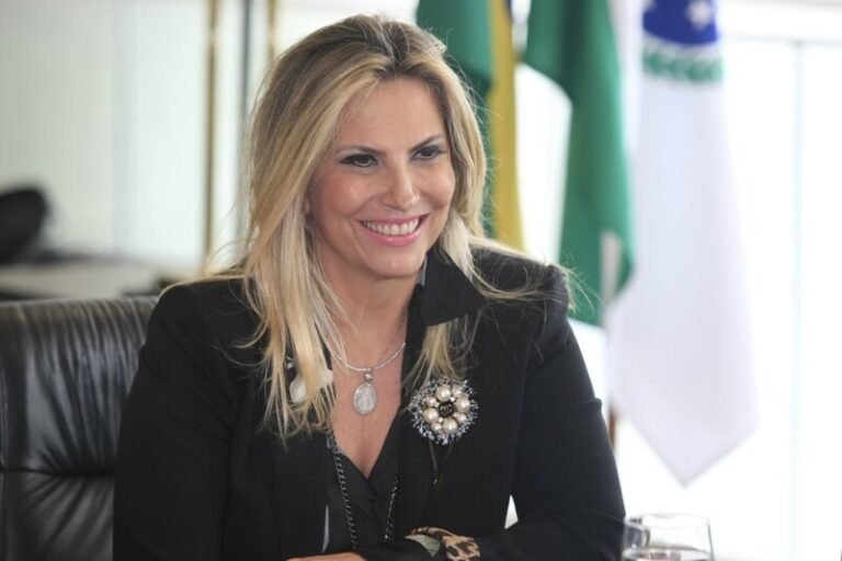 Ex-governadora do Paraná, Cida Borghetti, confirma pré-candidatura ao governo em 2026 Ex-governadora do Paraná, Cida Borghetti, confirma pré-candidatura ao governo em 2026
