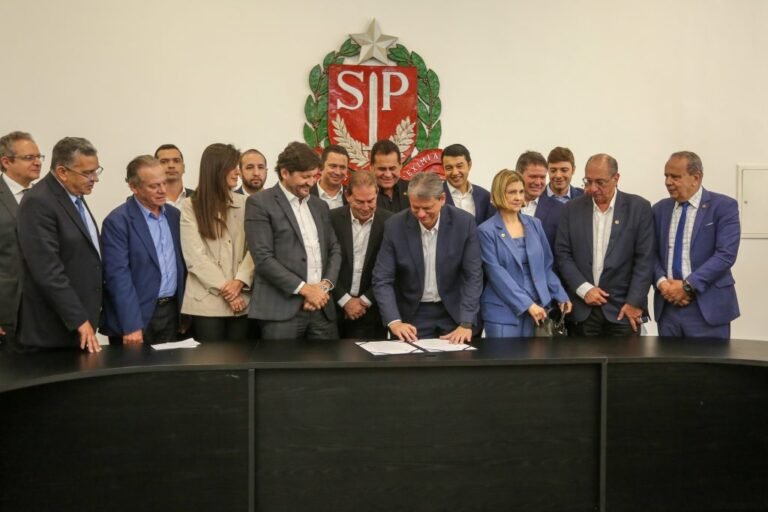 Governo de SP envia à Alesp proposta que eleva salário mínimo estadual para R$ 1.804 Governo de SP envia à Alesp proposta que eleva salário mínimo estadual para R$ 1.804